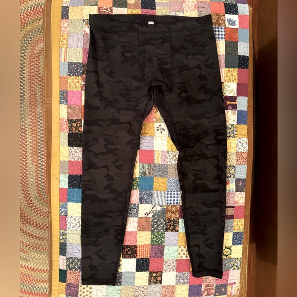 Vuori Warm Men’s Camo Tights - Size XL - Picture 1 of 3